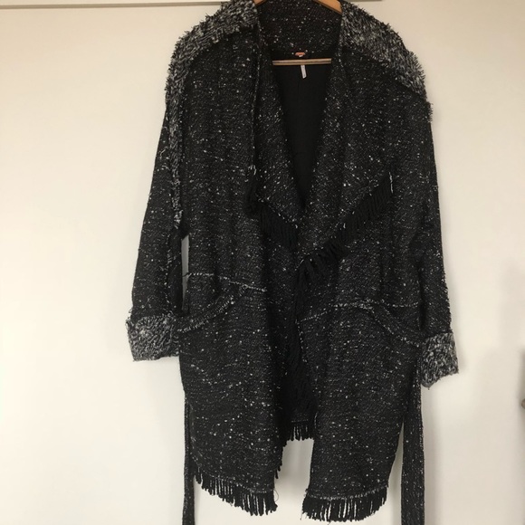 LIKE NEW Free People-Fringe Wrap Blanket Coat - Picture 3 of 6